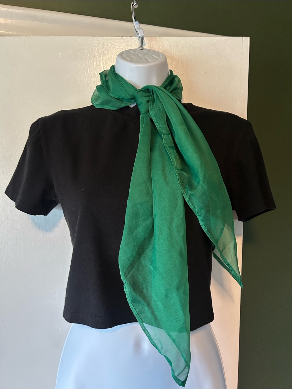 Retro-style Green Chiffon Scarf